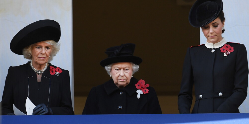 Британская королевская семья почтила двумя минутами молчания память павших в Первой мировой войне