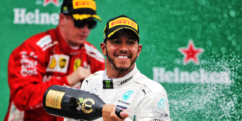 Hamiltons iegūst Brazīlijas Lielo balvu, sekmējot "Mercedes" kārtējo triumfu Konstruktoru kausā