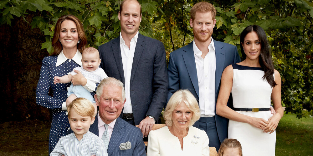 Королевская семья Великобритании снялась в новой фотосессии в честь юбилея принца Чарльза