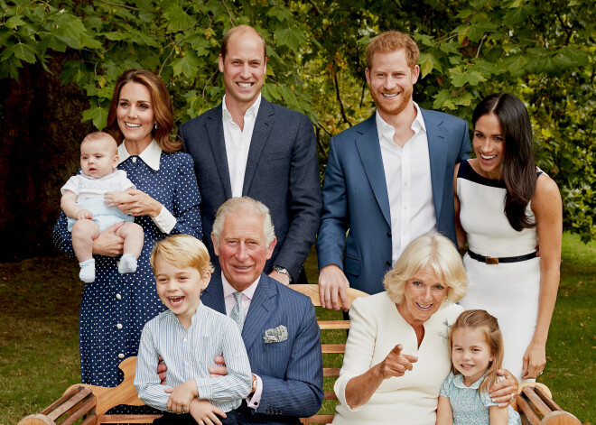 Britu karaļnams prinča Čārlza dzimšanas dienā publicē apburošus ģimenes foto