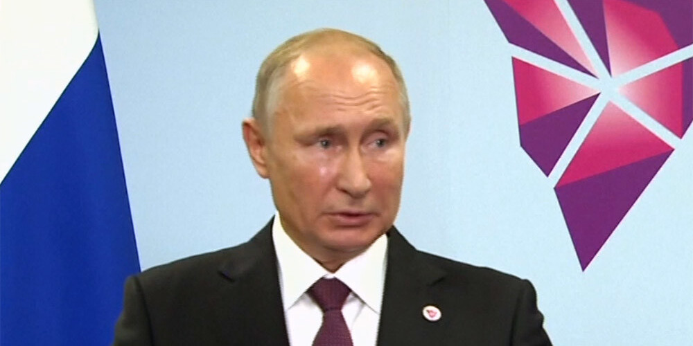 Putins par naftas cenām: "70 dolāri par barelu mūs pilnībā apmierina"