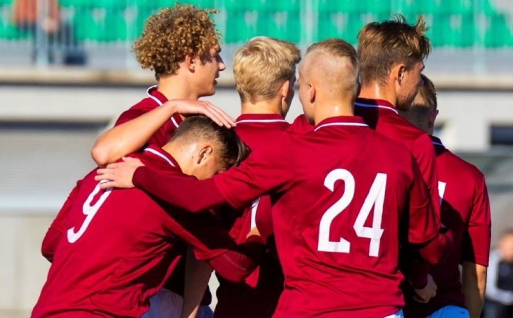 Latvijas U-19 futbolisti mazākumā izrauj uzvaru pār Melnkalni un tuvojas kvalifikācijas elites kārtai