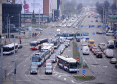 Satiksmes sastrēgums Rīgas centrā.