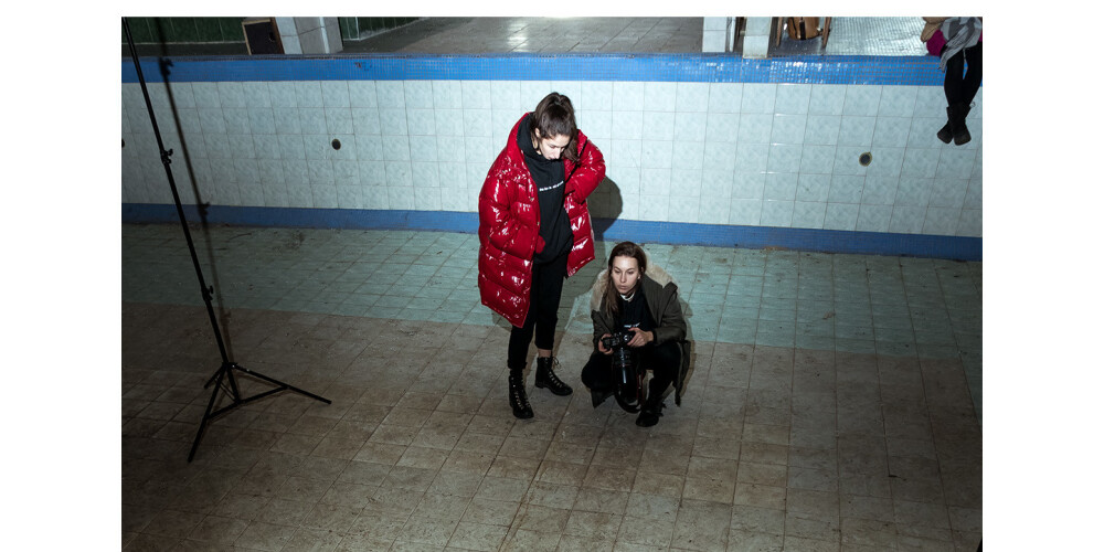 Žurnāla "Pastaiga" topošā decembra numura stila fotosesijas aizkulises fotogrāfa Oļega Zernova objektīvā