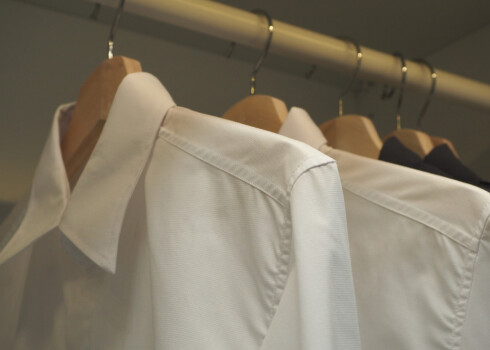 Lai arī cik labi jūs viens otru pazīstat, ciemojoties nevajag virināt ne skapja, ne arī ledusskapja durvis, jo mājas saimnieki par to nebūs īpašā sajūsmā.