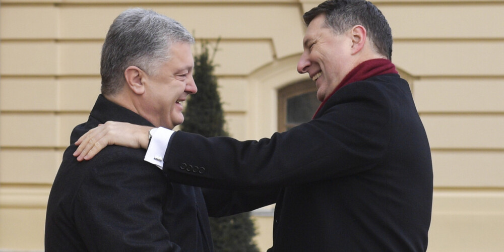 Вейонис: Латвия осуждает агрессию России, Порошенко: Латвия - друг и адвокат Украины