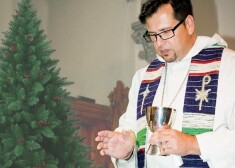 Mācītājs Gundars Bērziņš aicina uz „alternatīvu tradicionālajiem dievkalpojumiem”