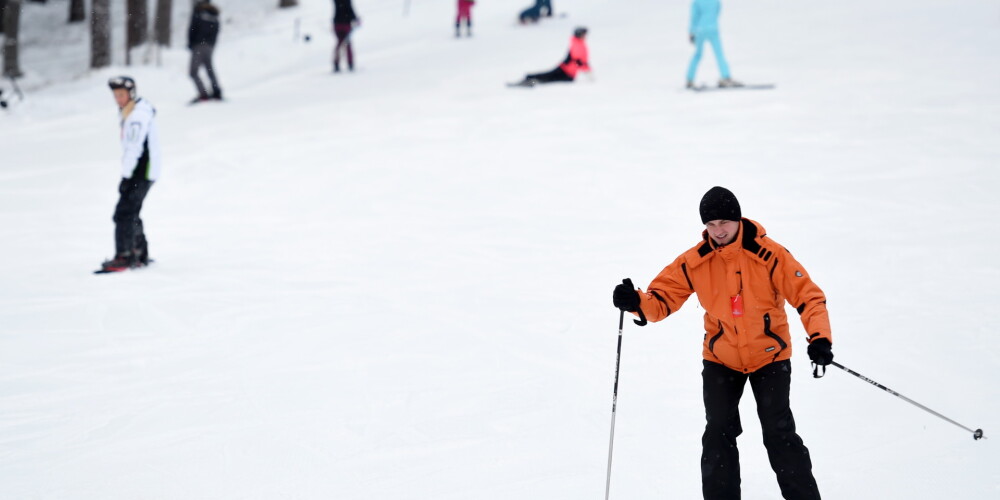 Jau tuvākajās dienās Latvijā sezonu atklās vairākas slēpošanas trases