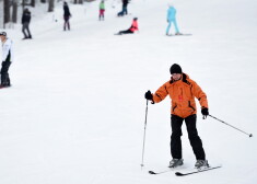Jau tuvākajās dienās Latvijā sezonu atklās vairākas slēpošanas trases