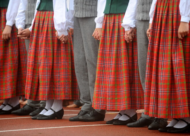 Kāda Vidzemes deju kolektīva vadītāju tur aizdomās par seksuālām darbībām ar nepilngadīgo