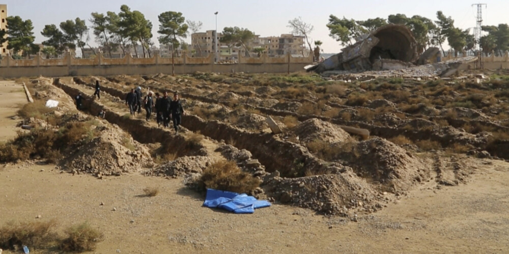 Masu kapā Sīrijā atrasti vairāk nekā 500 cilvēku līķi
