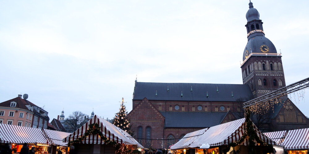 Pirmajā Adventē Rīgā tiks iedegta svētku egle un sāks darboties Ziemassvētku tirdziņi