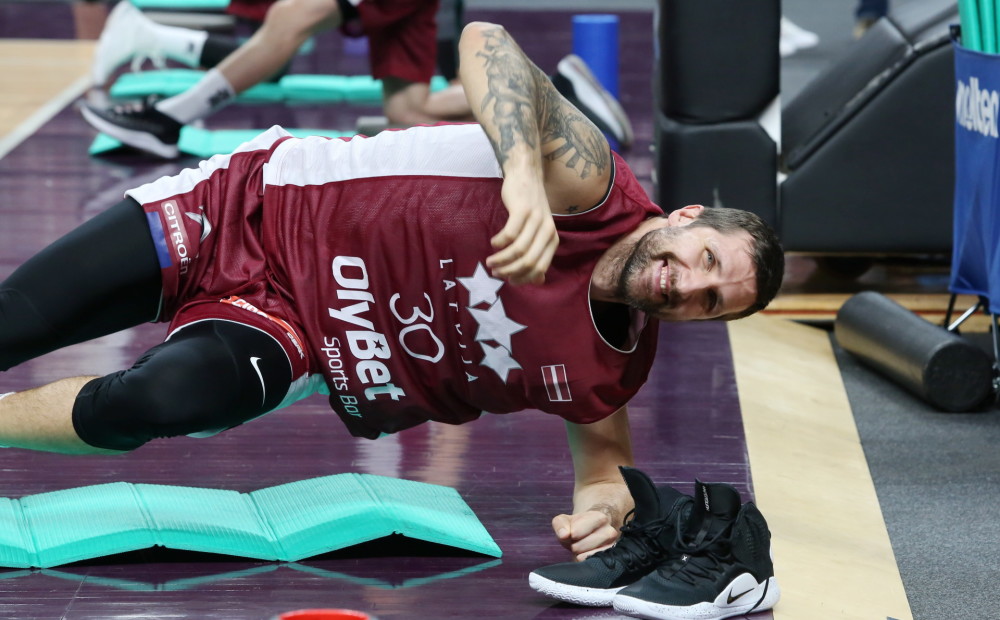 Latvijas basketbola izlasei mačā ar Melnkalni nevarēs palīdzēt Ronalds Zaķis