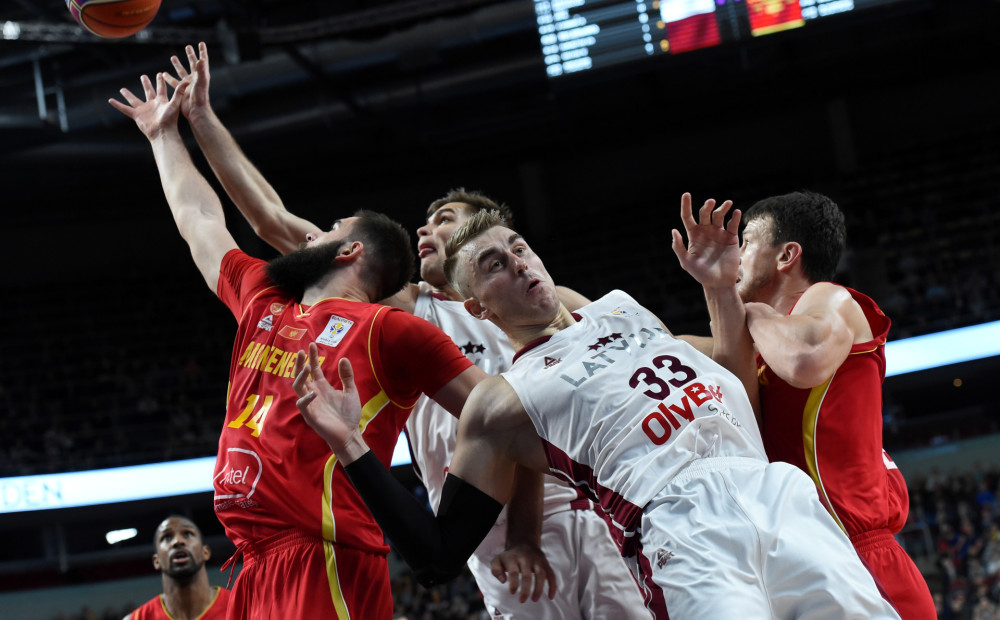 Latvijas basketbolisti PK kvalifikācijas mačā piekāpjas Melnkalnei