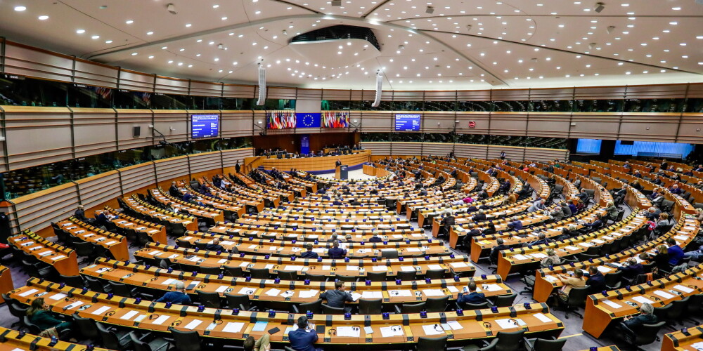 97 Eiropas Parlamenta deputāti aicina noteikt mērķētas sankcijas pret Krieviju