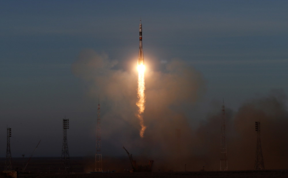 VIDEO: Krievijas kosmosa kuģis ar trim apkalpes locekļiem devies uz Starptautisko kosmosa staciju
