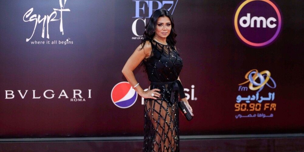 Ēģiptiešu aktrisei draud cietumsods par pārāk pikanta tērpa uzvilkšanu