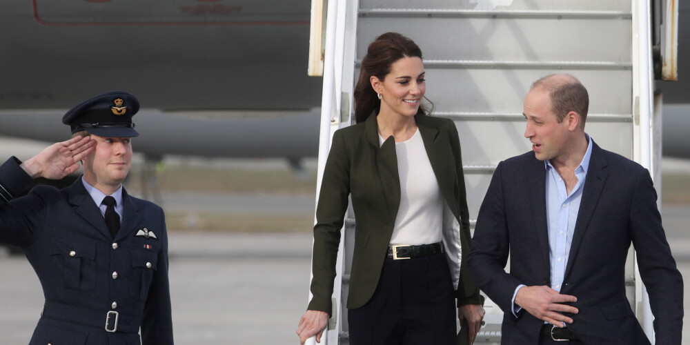 Подражая Меган: во время визита на Кипр герцогиня Кэтрин удивила выбором наряда в стиле своей «заклятой родственницы»
