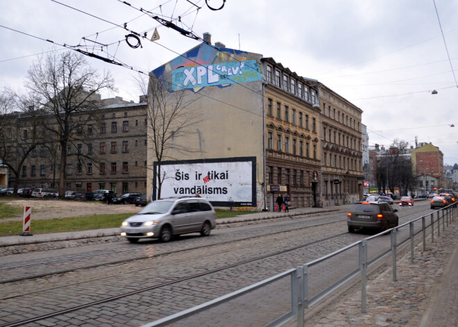 Rīgas domes opozīcija lielākoties atbalsta ieceri slēgt auto satiksmi Barona ielā