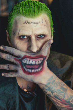 Renārs Džokera tēlā.