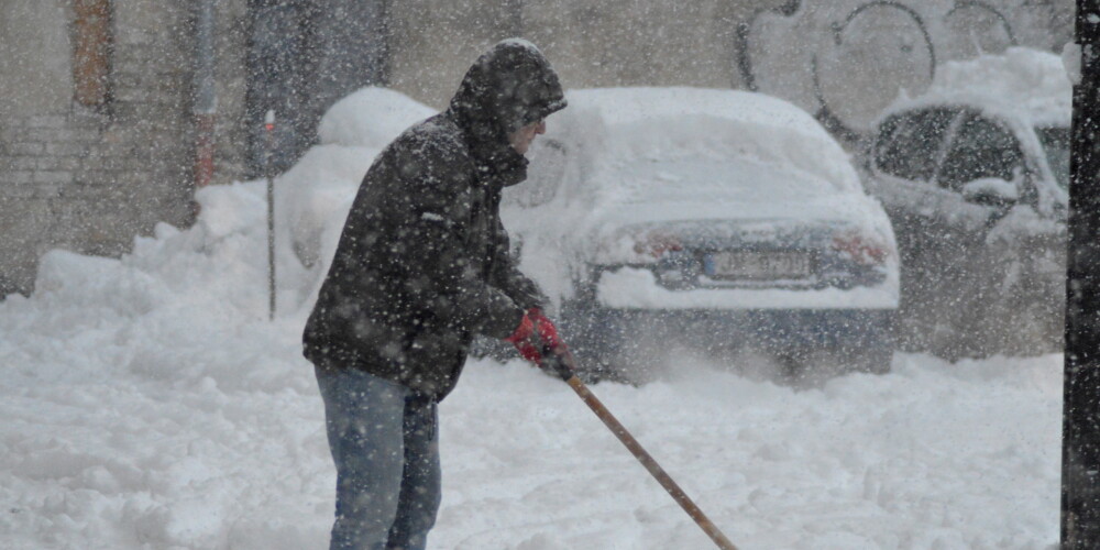 Piektdien snigs visā Latvijas teritorijā, Kurzemē visbiezākā sniega sega