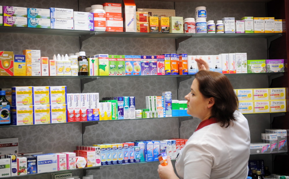 Aptieku īpašnieki norāda uz valsts kompensējamo medikamentu iegādes trūkumiem
