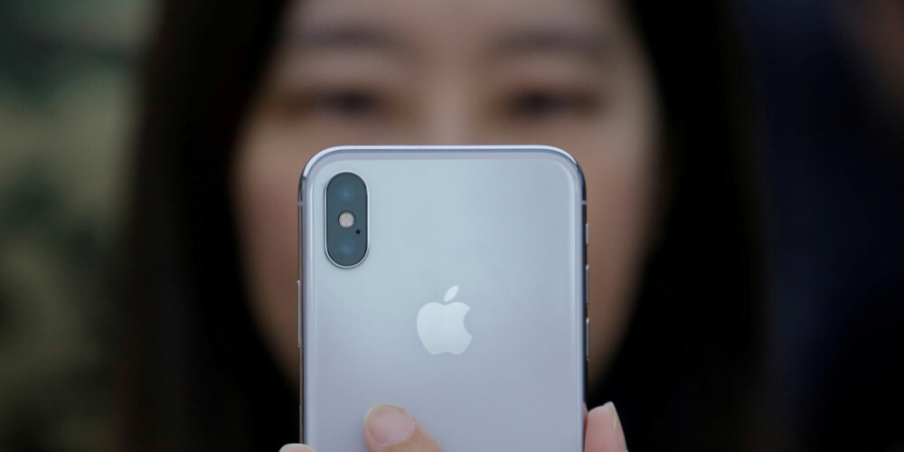 Tiesa Ķīnā aizliedz viedtālruņu "iPhone" pārdošanu valstī
