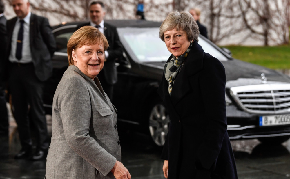 Merkele neredz iespēju atsākt sarunas par Brexit vienošanos un to mainīt