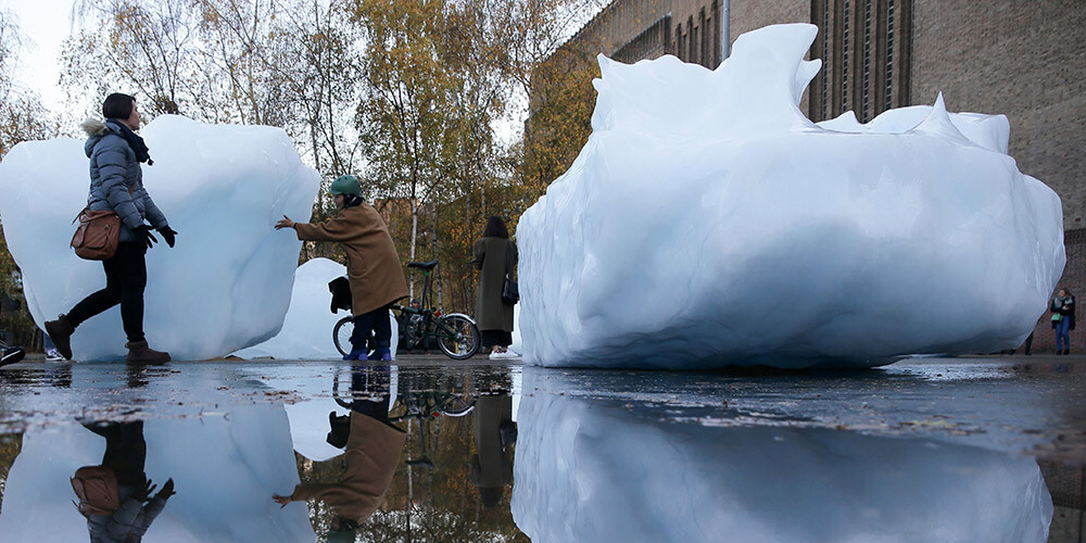 Kūstoša māksla Londonā cilvēkiem atgādina par klimata pārmaiņām. VIDEO, FOTO