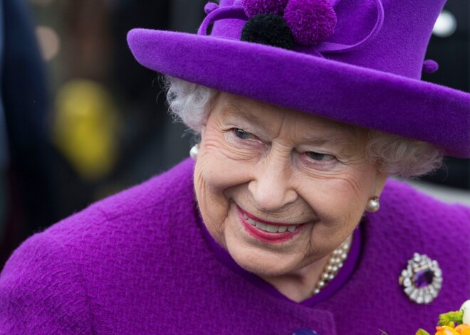 11 fascinējoši fakti un daži skandāli par karalieni Elizabeti II