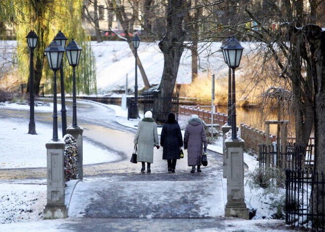 Latvijas iedzīvotāji finanšu jautājumos esot optimistiskākie Baltijas valstīs, liecina aptauja