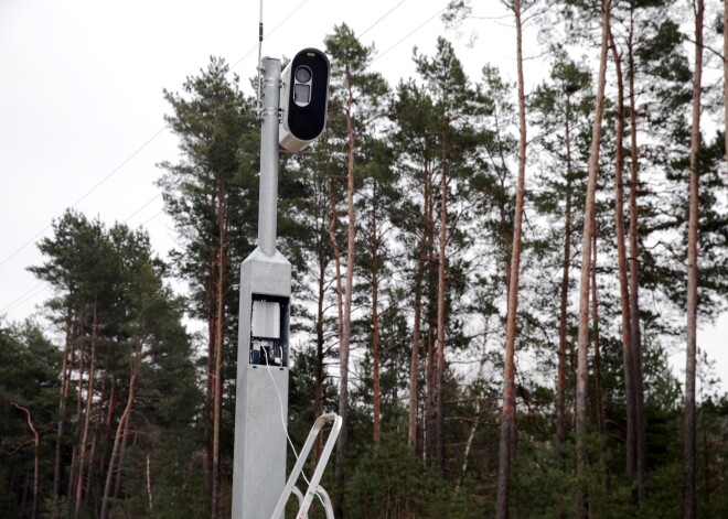 CSDD: bīstamajās vietās uzstādītie fotoradari teju par pusi samazinājuši ceļu satiksmes negadījumu skaitu