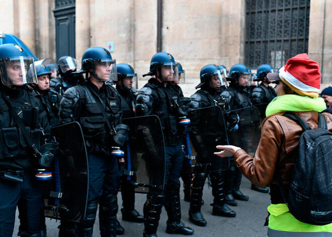 Francijas policija gatavojas kārtējiem "dzelteno vestu" protestiem