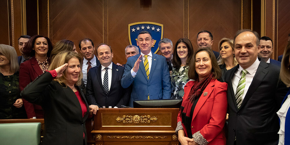 Kosovas parlaments nobalso par armijas izveidošanu