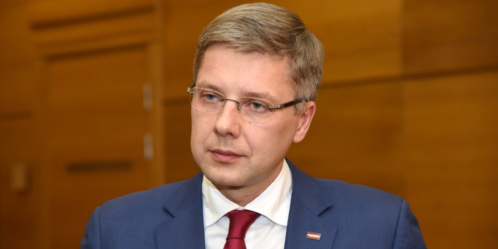 Ušakovs iztur uzticības balsojumu; domes opozīcija pamet ārkārtas sēdi (papildināts)