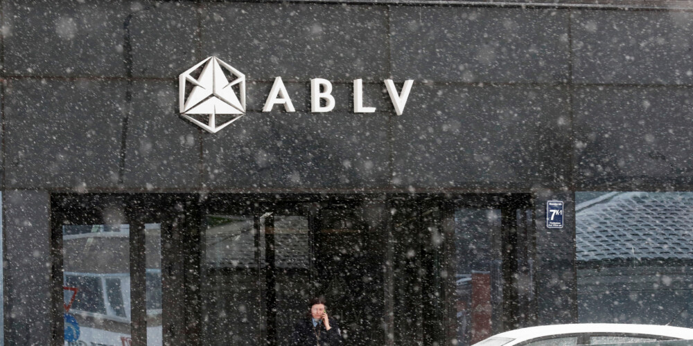Kavējas "ABLV Bank" lielo noguldījumu izmaksa, valsts var tikt ierauta tiesu darbos