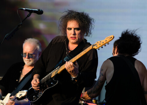 "The Cure" pērn jūlijā festivālā Londonas Haidparkā.