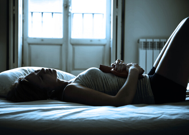 Pieci vienkārši līdzekļi, kā novērst menstruāciju sāpes