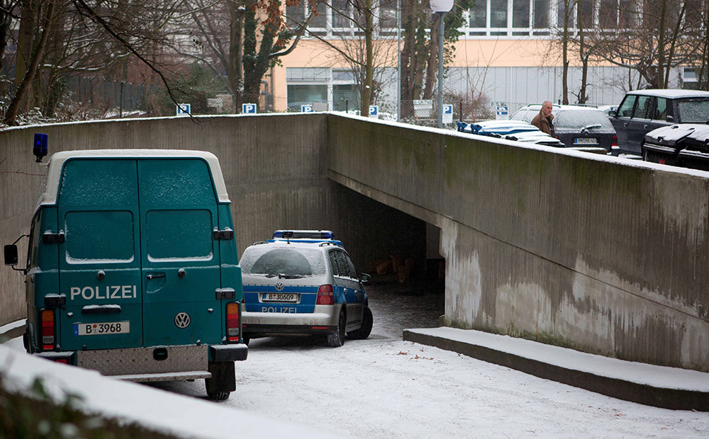 Aizdomās par automašīnu zādzībām Vācijā aizturēti 10 lietuvieši