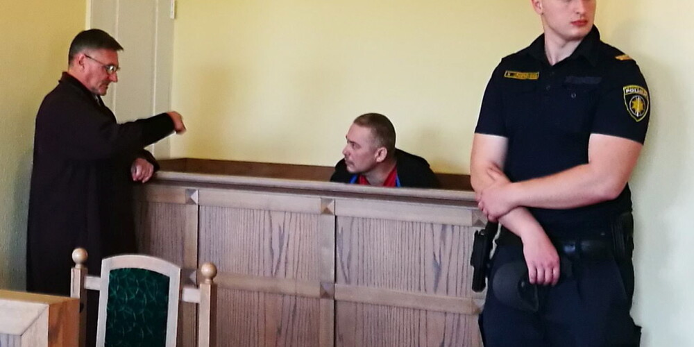 Dubultots cietumsods dzelzceļniekam, kuru vaino spiegošanā Krievijas labā
