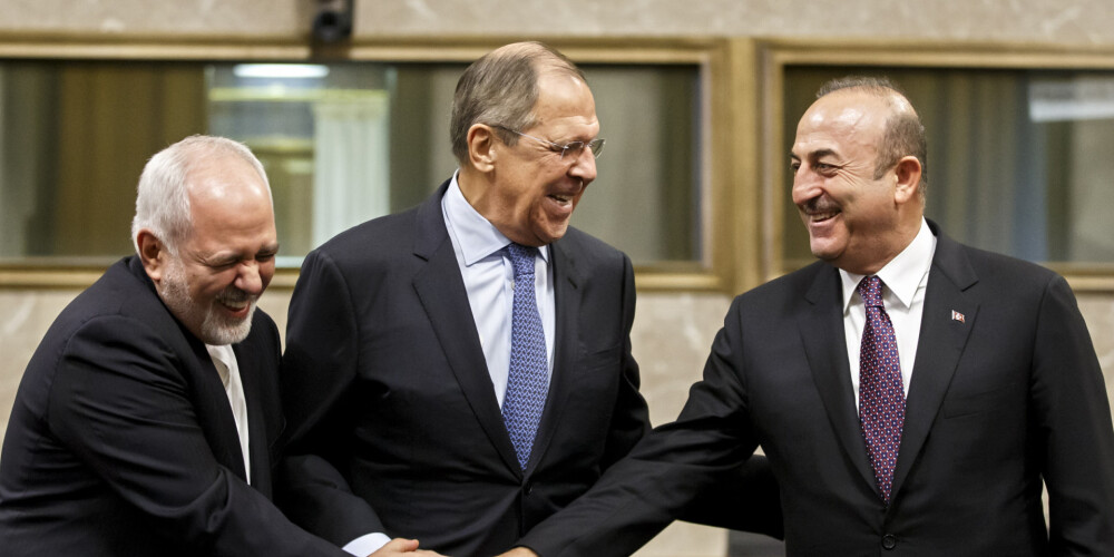 Krievija, Irāna un Turcija vienojas par Sīrijas konstitucionālās reformas sarunām