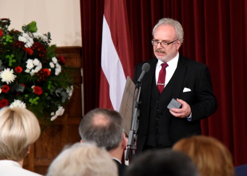 Ministru kabineta balvas laureāts Eiropas Savienības Tiesas tiesnesis Egils Levits piedalās Ministru kabineta balvas pasniegšanas svinīgajā ceremonijā Rīgas pilī.