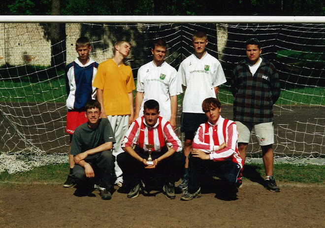 Valkas futbola komanda, kuru izveidojām dalībai Sarkanā Krusta kausā. 