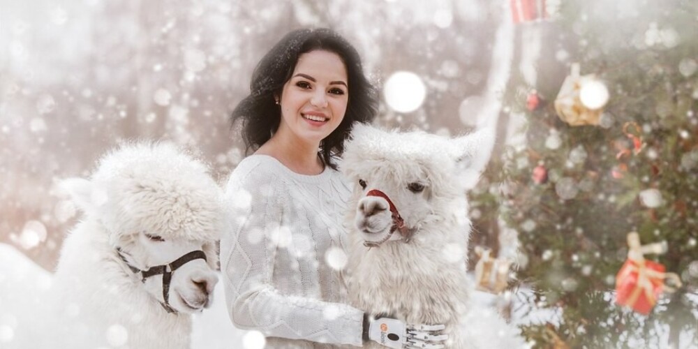 «Спасибо за красоту»: Маргарита Грачева, которой муж год назад отрубил руки, поделилась новогодней фотосессией