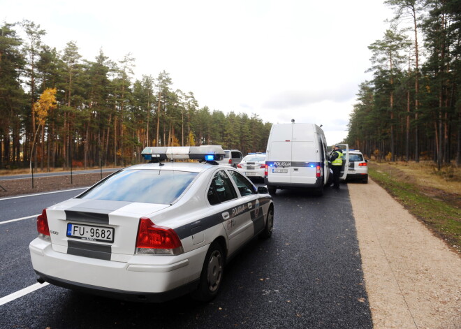 Ceturtdienas rītā traģiska avārija Madonā: nespējot novaldīt auto, bojā gājis jaunietis