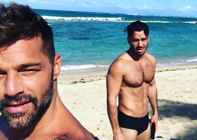 Рики Мартин и его муж вновь стали родителями и показали фото малыша