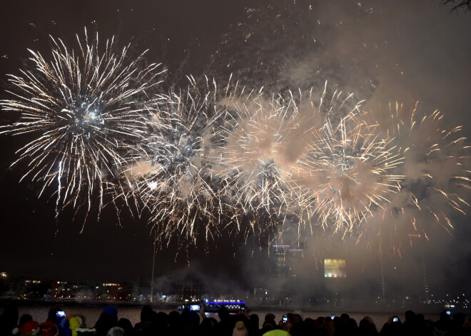 Rīgā Jaungada sagaidīšanas pasākumi pulcējuši ap 50 000 apmeklētāju