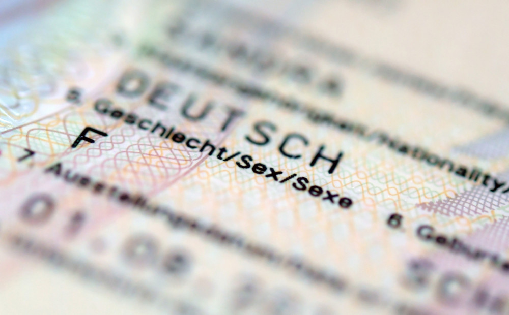 Vācijas oficiālajos reģistros tagad iespējams izvēlēties trešo dzimuma identitāti