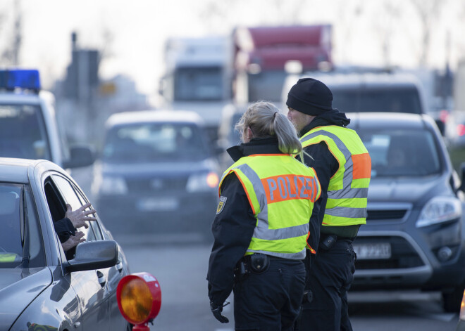 Berlīnē mirusi Latvijas pilsoņa izraisītā autoavārijā cietusi sieviete