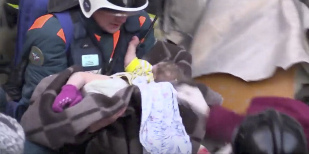 Стало известно о состоянии спасенного из-под завалов в Магнитогорске младенца
